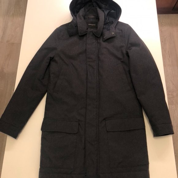 BANANA REPUBLIC WINTER COAT - Picture 5 of 10